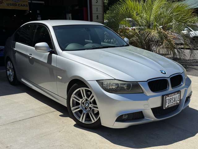 2009 BMW 3 Series – thumbnail 4