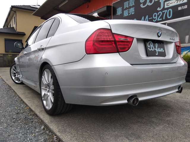 2010 BMW 3 Series – thumbnail 4