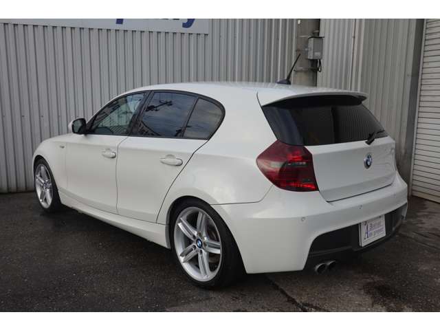 2011 BMW 1 Series – thumbnail 2