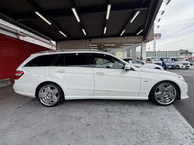 2010 Mercedes-Benz E-Class Wagon – thumbnail 4
