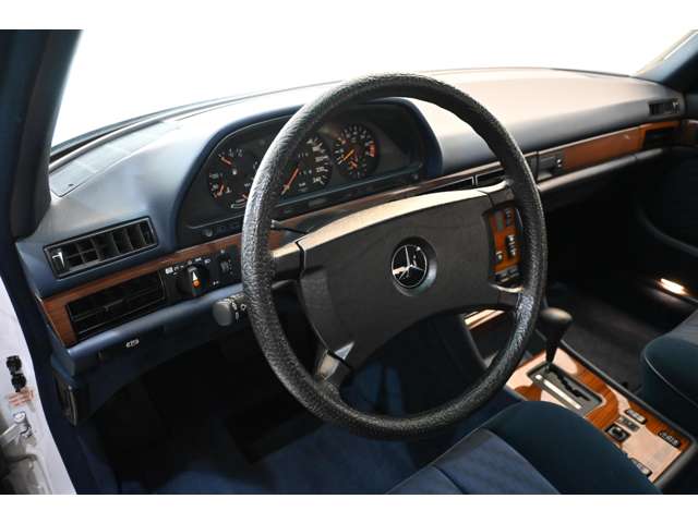 1988 Mercedes-Benz S-Class – thumbnail 4