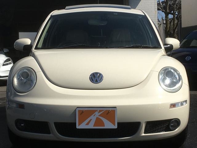 2009 Volkswagen New Beetle – thumbnail 2