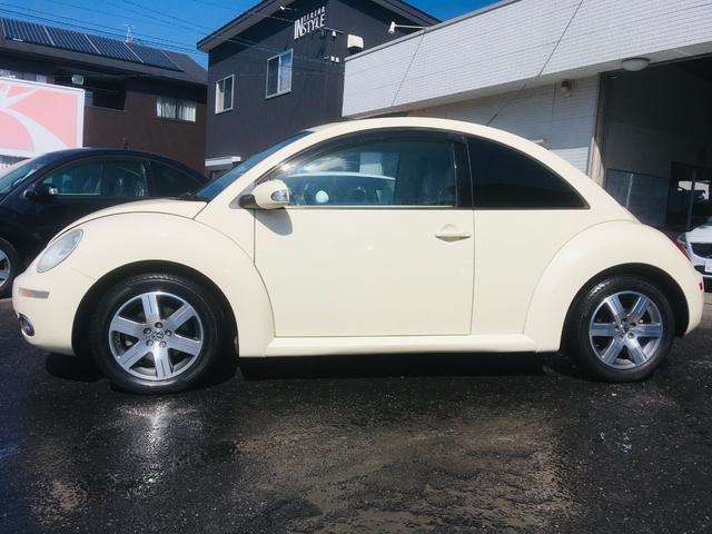 2009 Volkswagen New Beetle – thumbnail 3