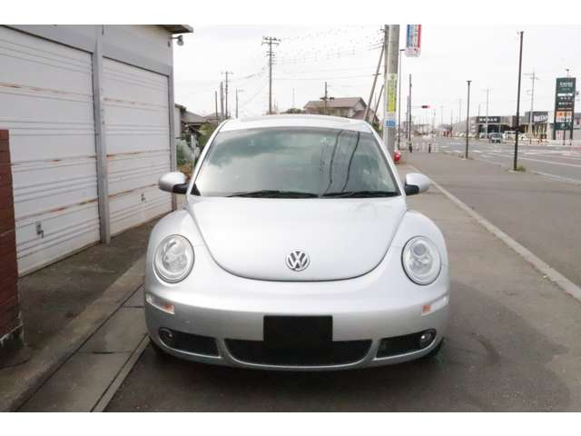 2008 Volkswagen New Beetle – thumbnail 3
