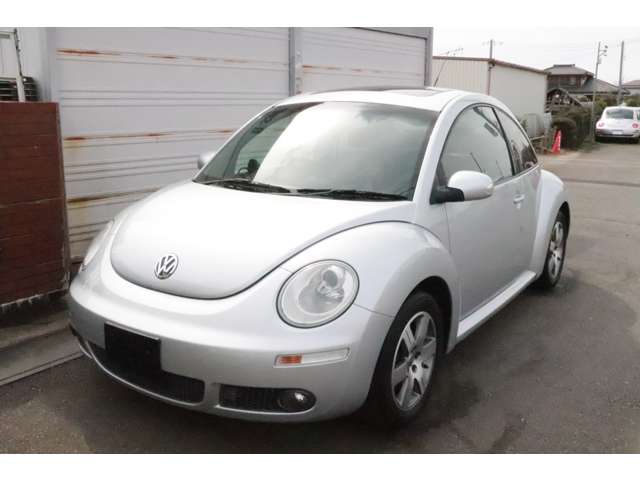 2008 Volkswagen New Beetle – thumbnail 4
