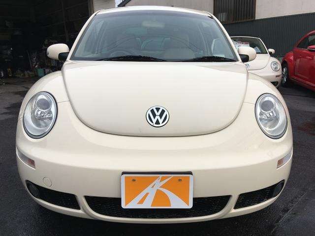 2009 Volkswagen New Beetle – thumbnail 2
