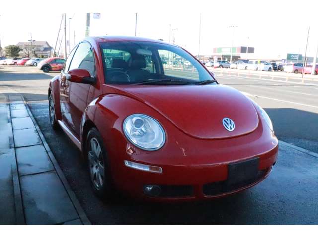 2008 Volkswagen New Beetle – thumbnail 2