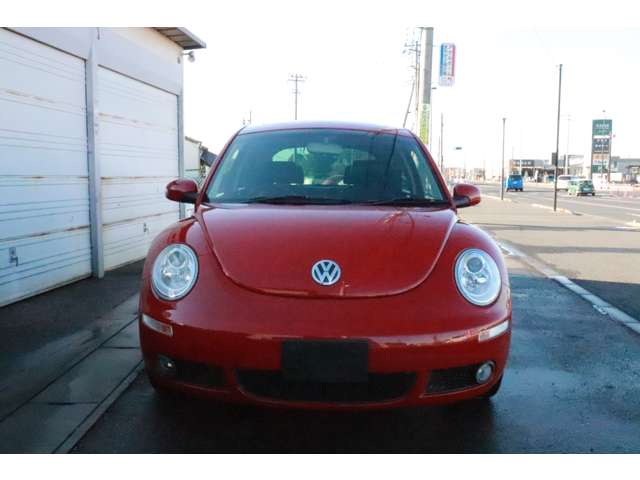 2008 Volkswagen New Beetle – thumbnail 3