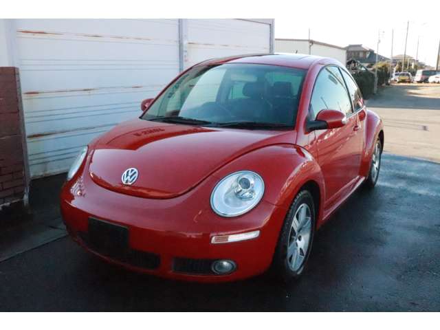 2008 Volkswagen New Beetle – thumbnail 4