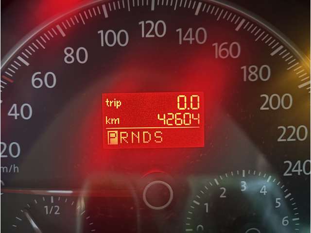 2008 Volkswagen New Beetle – thumbnail 2