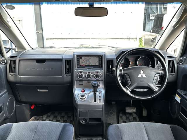 2007 Mitsubishi Delica D:5 – thumbnail 2