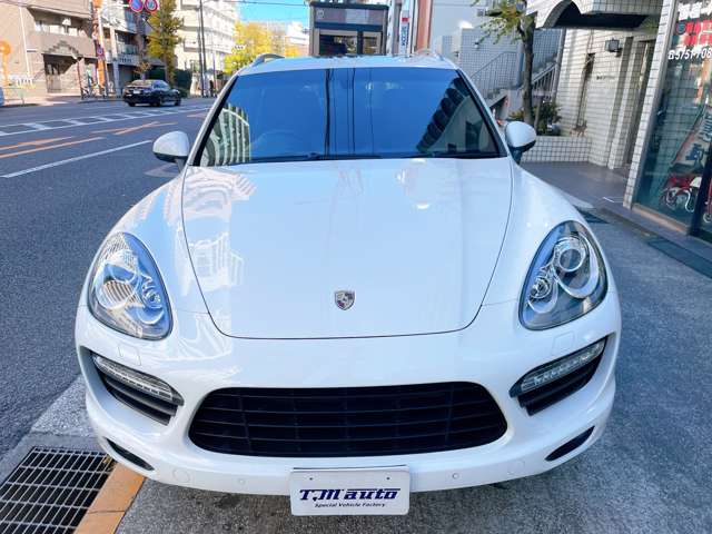 2011 Porsche Cayenne – thumbnail 2