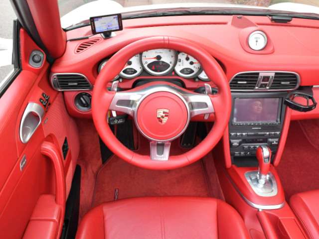 2010 Porsche 911 Cabriolet – thumbnail 2