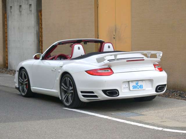 2010 Porsche 911 Cabriolet – thumbnail 4
