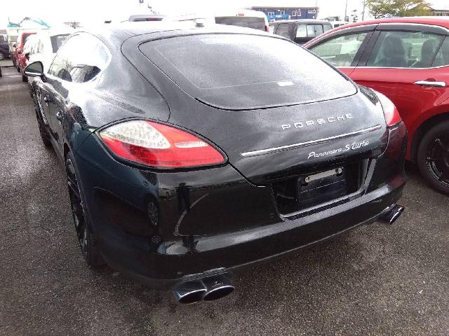 2011 Porsche Panamera – thumbnail 2