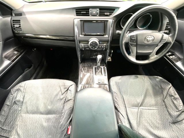 2010 Toyota Mark X – thumbnail 2