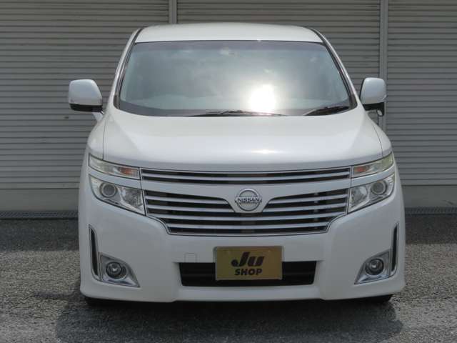 2011 Nissan Elgrand – thumbnail 2