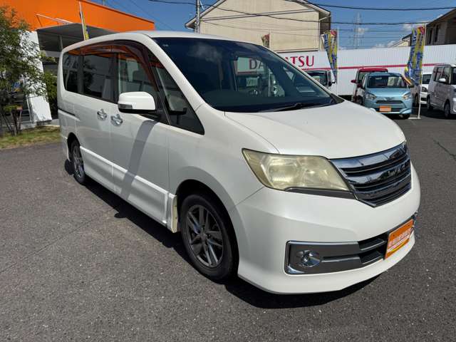 2011 Nissan Serena – thumbnail 3