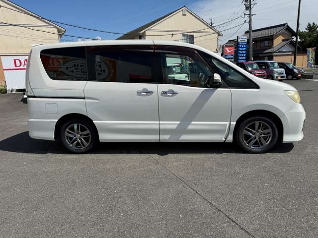 2011 Nissan Serena – thumbnail 4