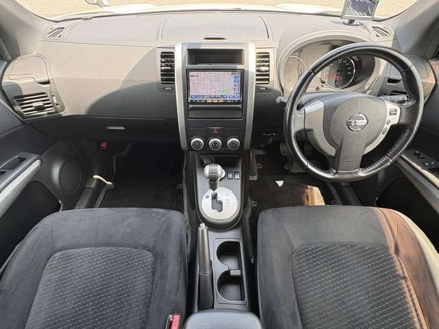 2011 Nissan X-Trail – thumbnail 3