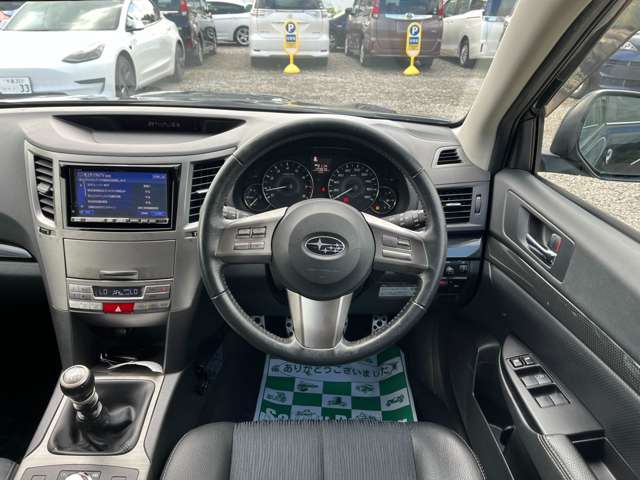 2011 Subaru Legacy Touring Wagon – thumbnail 3
