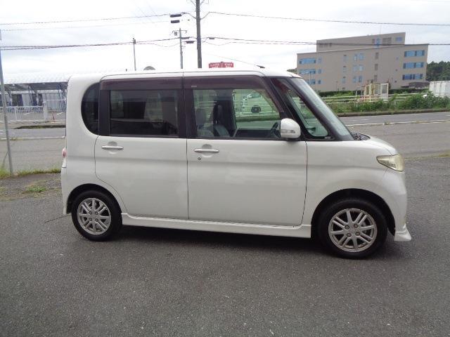2010 Daihatsu Tanto – thumbnail 4