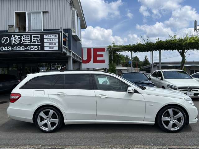 2011 Mercedes-Benz E-Class Wagon – thumbnail 4