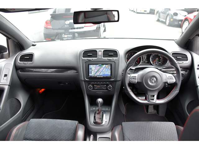 2011 Volkswagen Golf – thumbnail 3