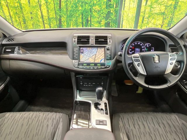 2010 Toyota Crown Athlete – thumbnail 2