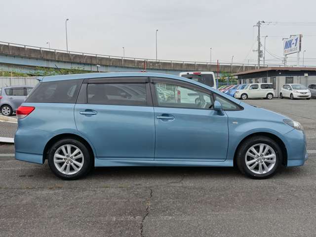 2009 Toyota Wish – thumbnail 4