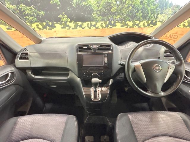 2011 Nissan Serena – thumbnail 2