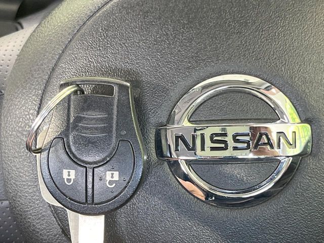 2011 Nissan March – thumbnail 4