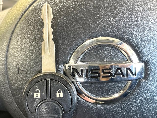 2011 Nissan March – thumbnail 4