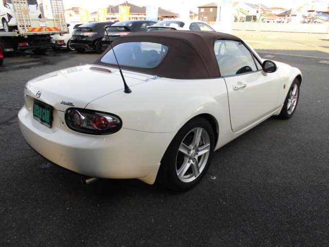 2007 Mazda Roadster – thumbnail 2