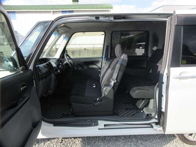 2010 Daihatsu Tanto – thumbnail 3