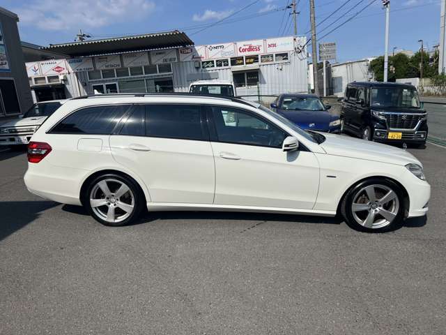 2011 Mercedes-Benz E-Class Wagon – thumbnail 3