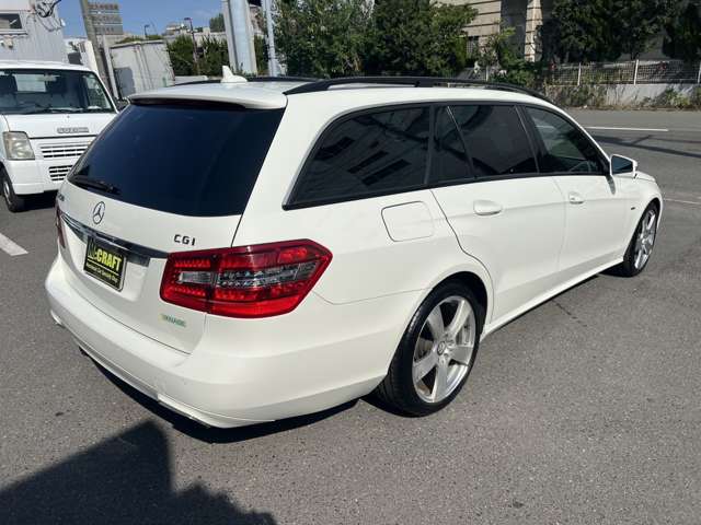 2011 Mercedes-Benz E-Class Wagon – thumbnail 4