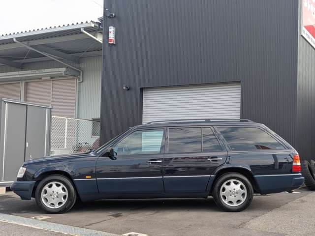 1994 Mercedes-Benz E-Class Wagon – thumbnail 4
