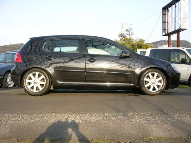 2005 Volkswagen Golf – thumbnail 4