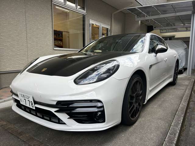 2011 Porsche Panamera – thumbnail 2