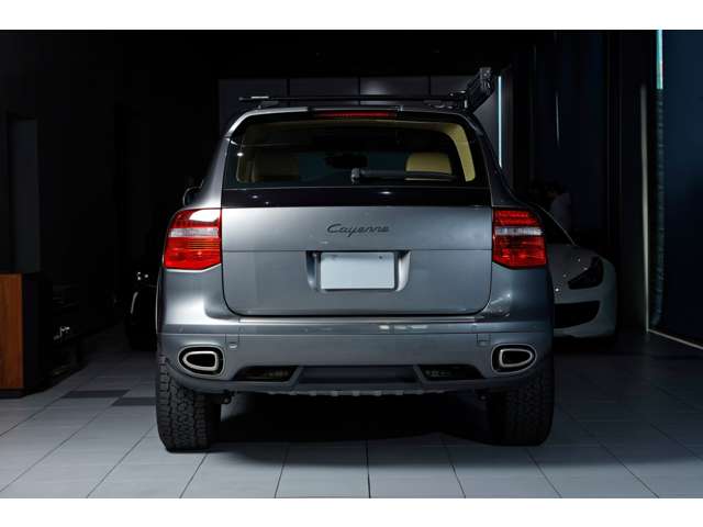 2010 Porsche Cayenne – thumbnail 4