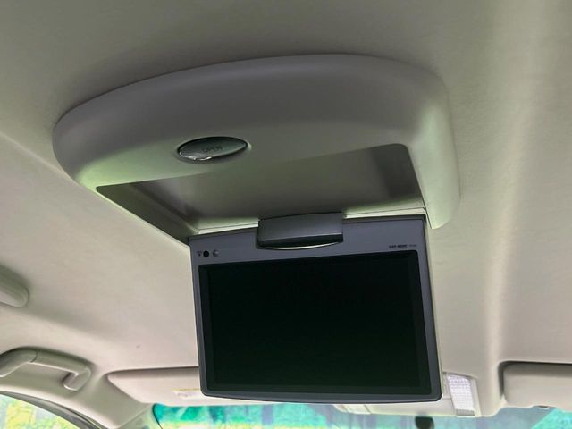 2011 Toyota Vellfire – thumbnail 3