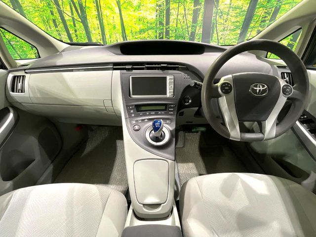 2010 Toyota Prius – thumbnail 2