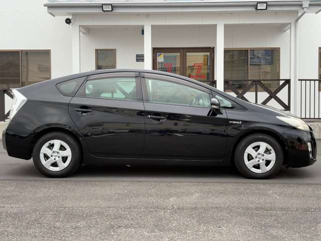 2010 Toyota Prius – thumbnail 3