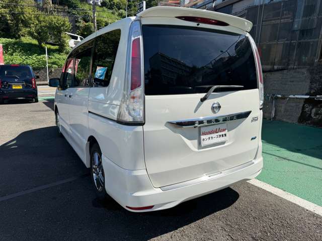 2011 Nissan Serena – thumbnail 2
