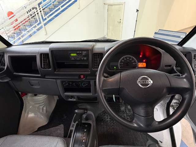 2011 Nissan Clipper Truck – thumbnail 2