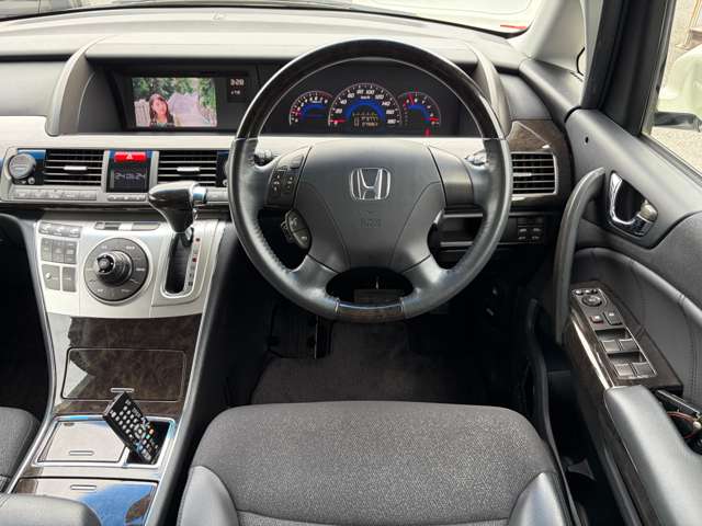 2011 Honda Elysion – thumbnail 4