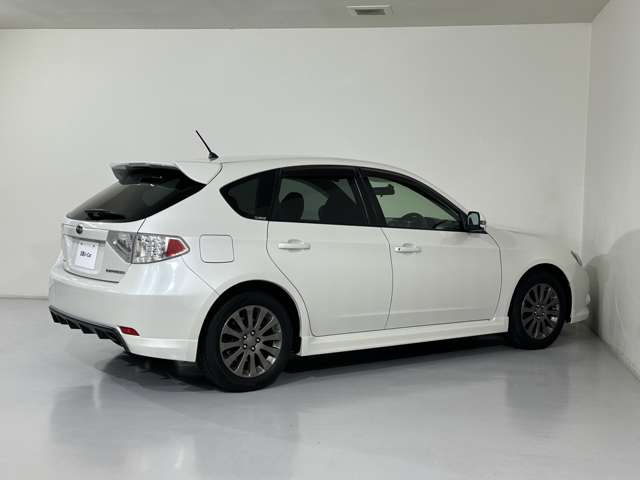 2011 Subaru Impreza Hatchback – thumbnail 4