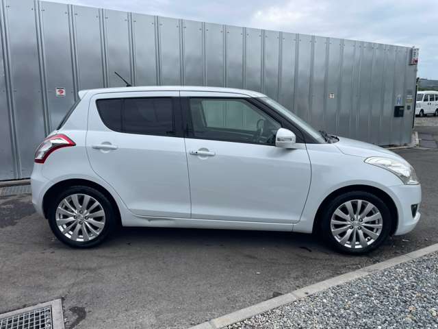 2011 Suzuki Swift – thumbnail 4