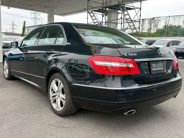 2009 Mercedes-Benz E-Class – thumbnail 4